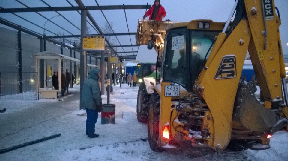 Работы на автовокзале возле метро Котельники продолжаются. 