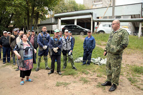 Свыше 50 человек вышли на очистку пруда в Котельниках